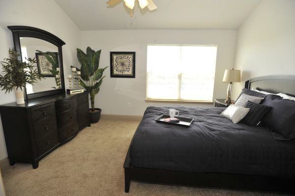 SP1 - Sunpointe Gardens, LLC - Photo 5 of 37