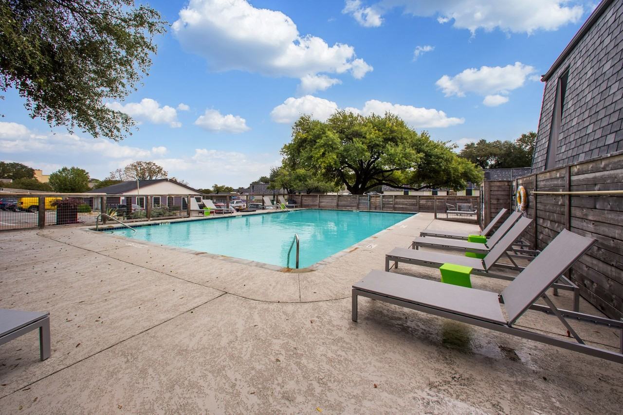 Polaris on the Park - Photo 6 of 50