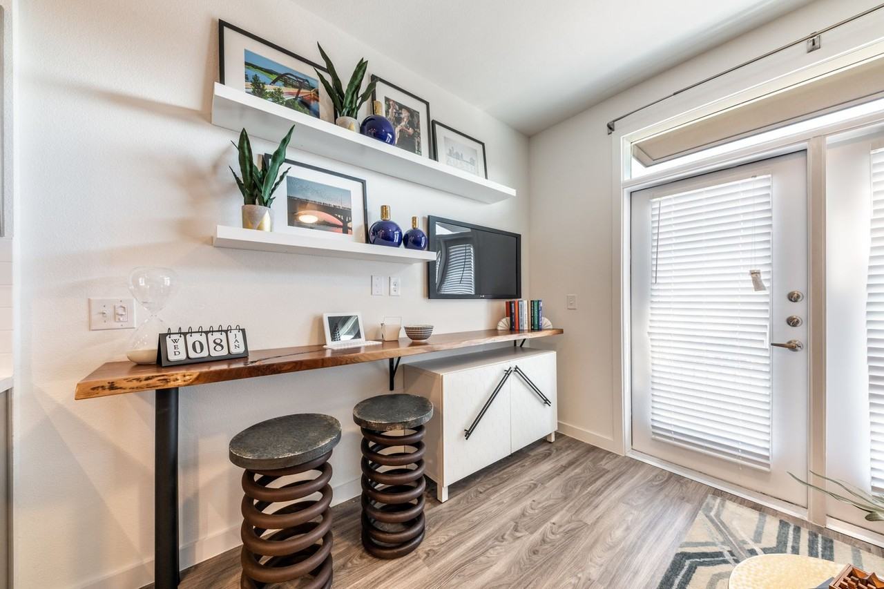 Mariposa Flats - Photo 4 of 50