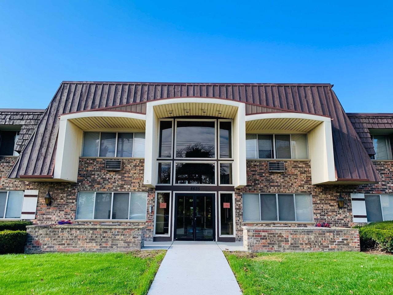 Barrington - Photo 5 of 10