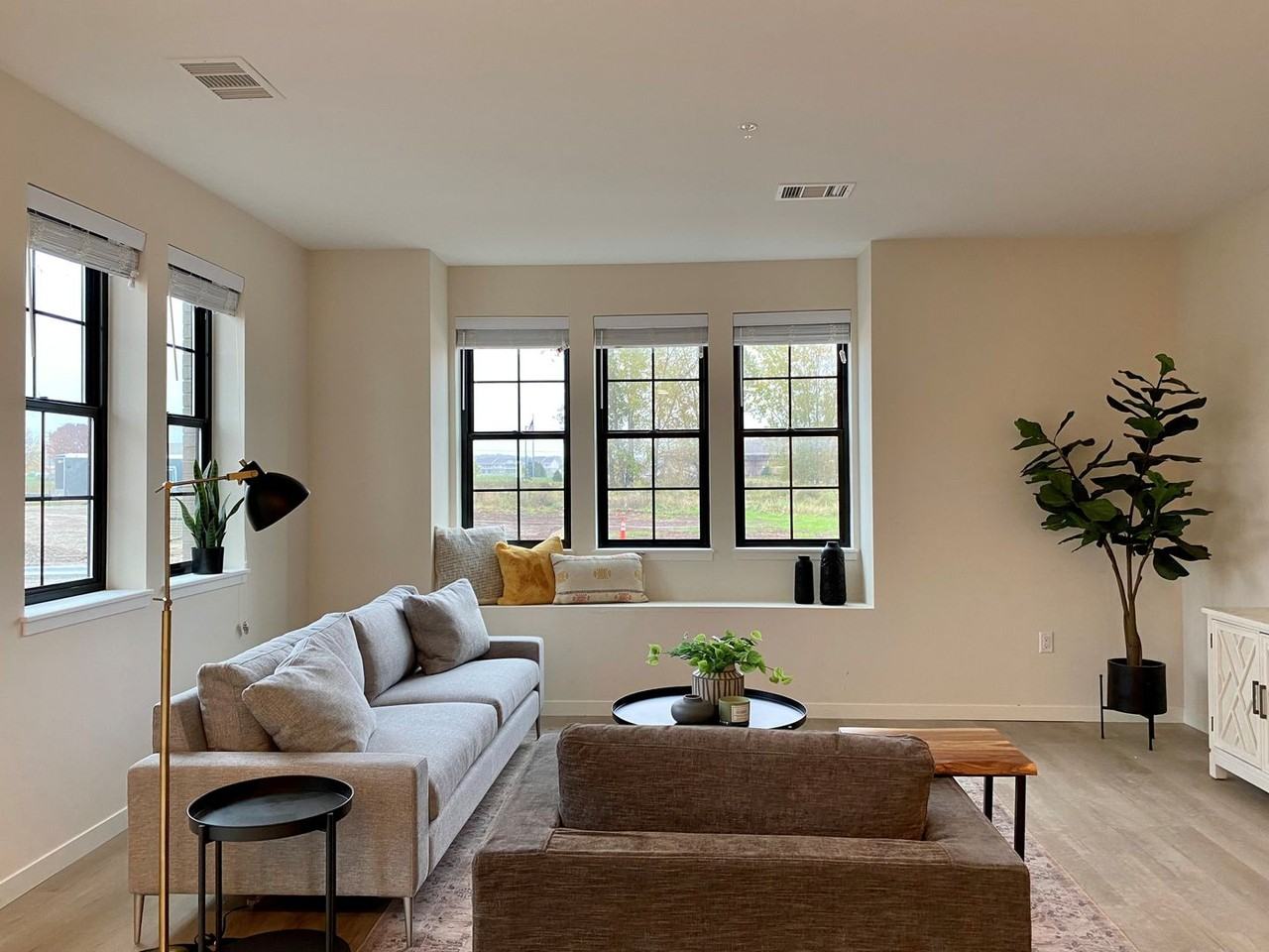 Lakeshore Ridge Apartrments - Photo 6 of 44