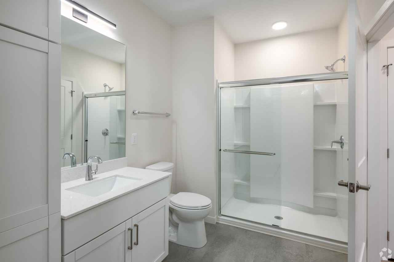 Lakeshore Ridge Apartrments - Photo 3 of 44