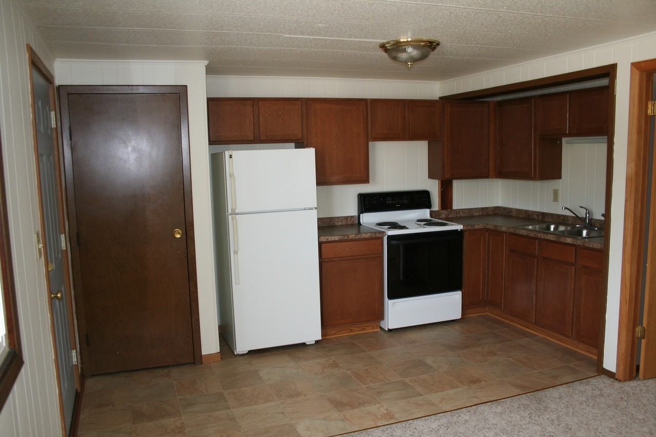 Lincoln Ave Apartments - Photo 2 of 8