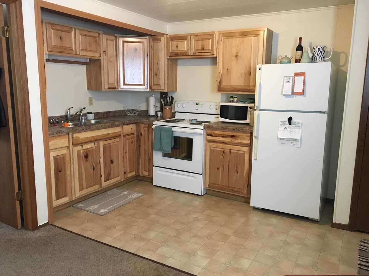 Lincoln Ave Apartments - Photo 6 of 8