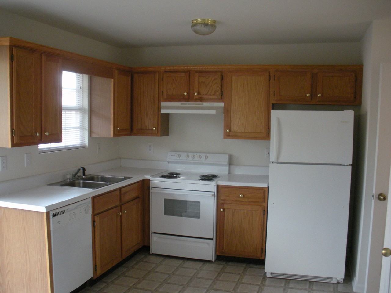 Hilltop - Photo 4 of 8