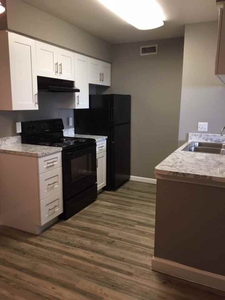 Pinnacle Estates. Beautiful Apartments Waiting for you to make it a Home. Great Specials Today! - Photo 6 of 33