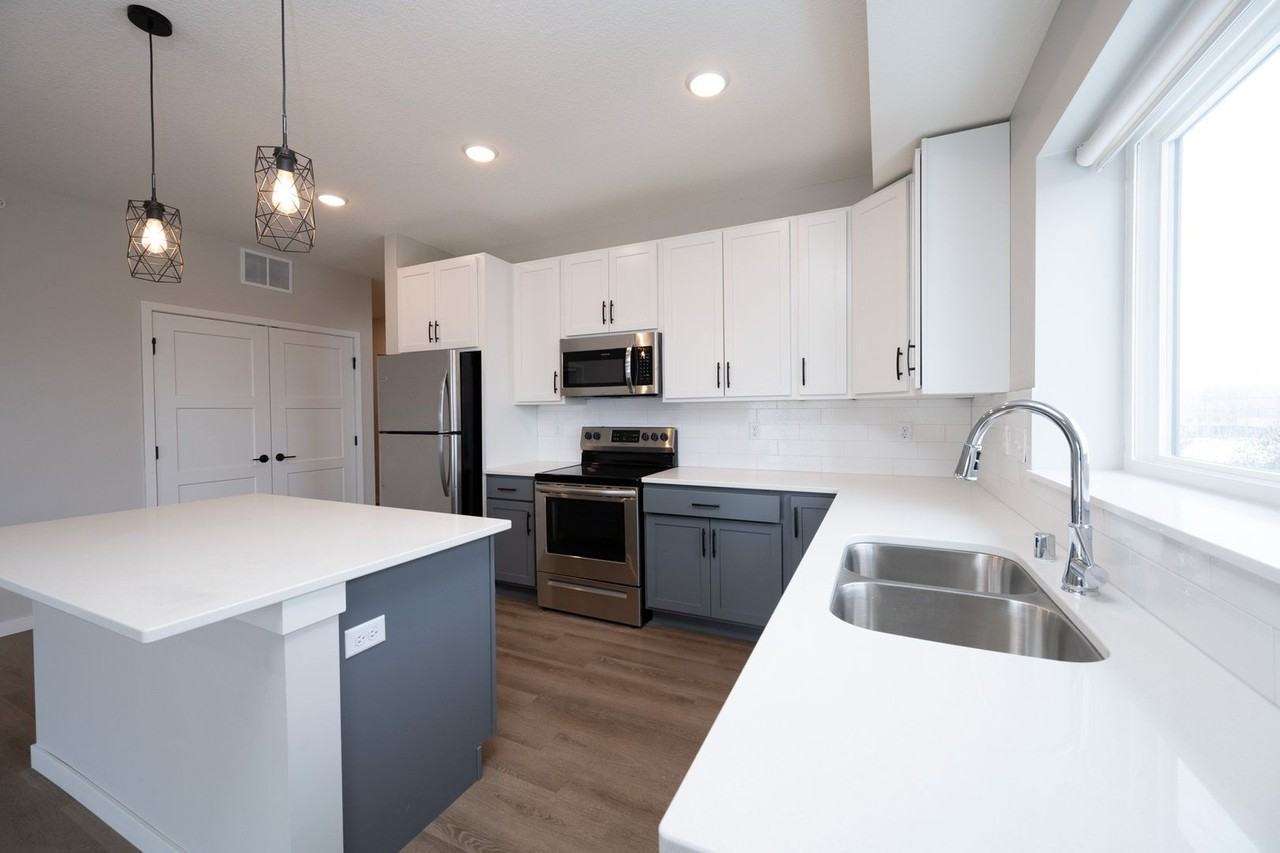 Reside - Photo 7 of 50