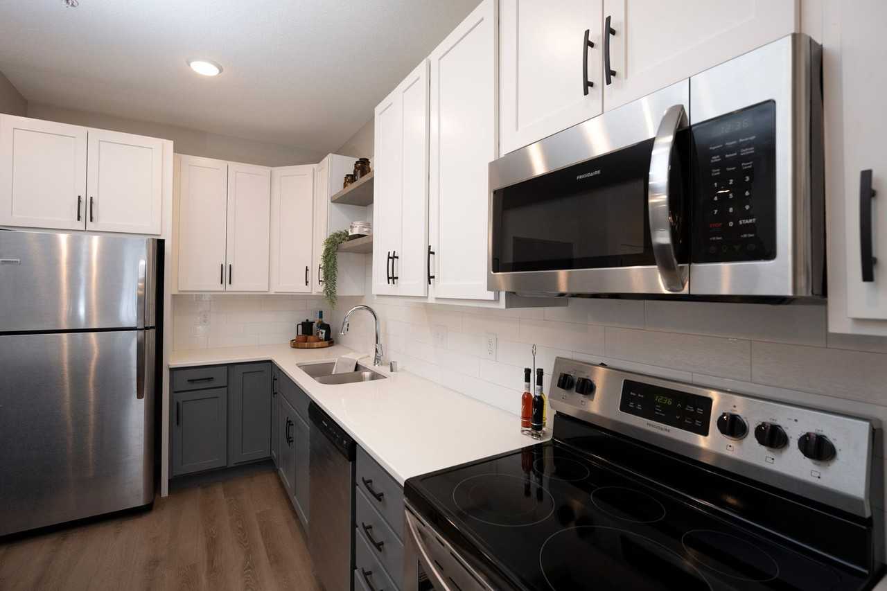 13958 Edgewood Ave - Photo 6 of 50