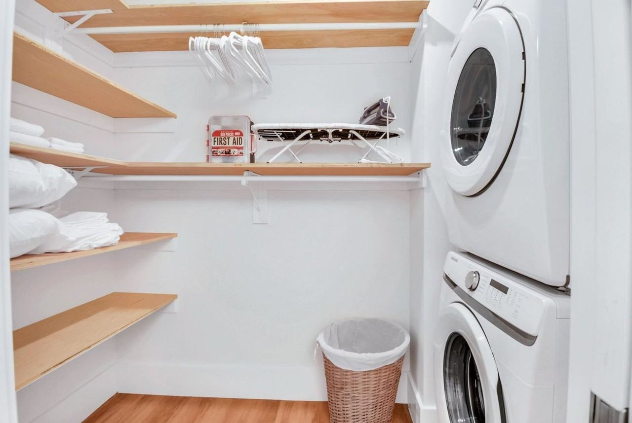 300 East Apartments - Photo 5 of 50