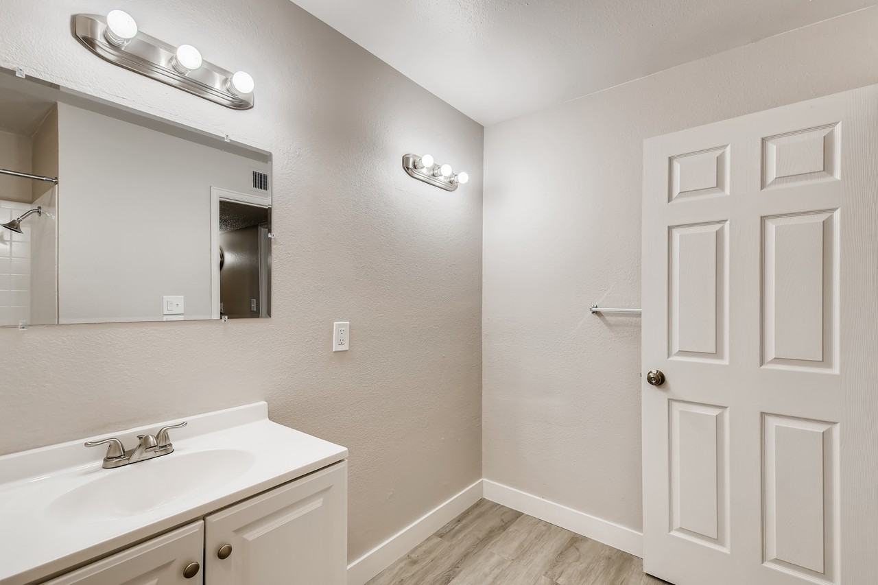 Boulder Crossroads - Photo 5 of 50