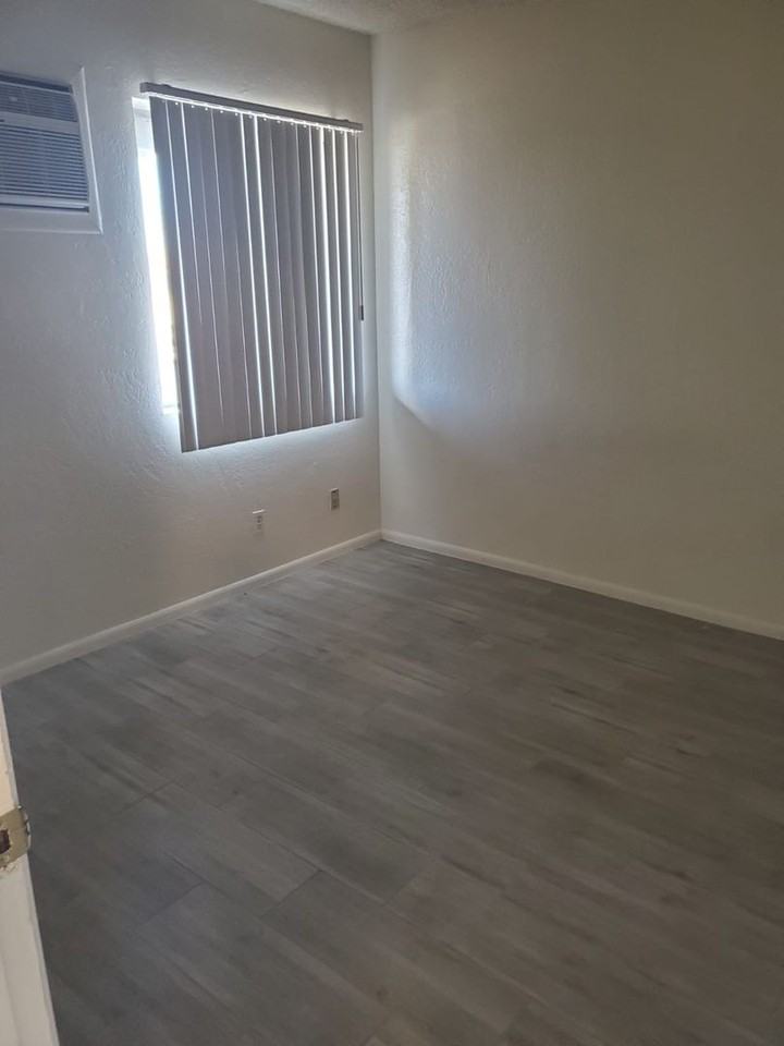 Casa Larga Apartments - Photo 2 of 5