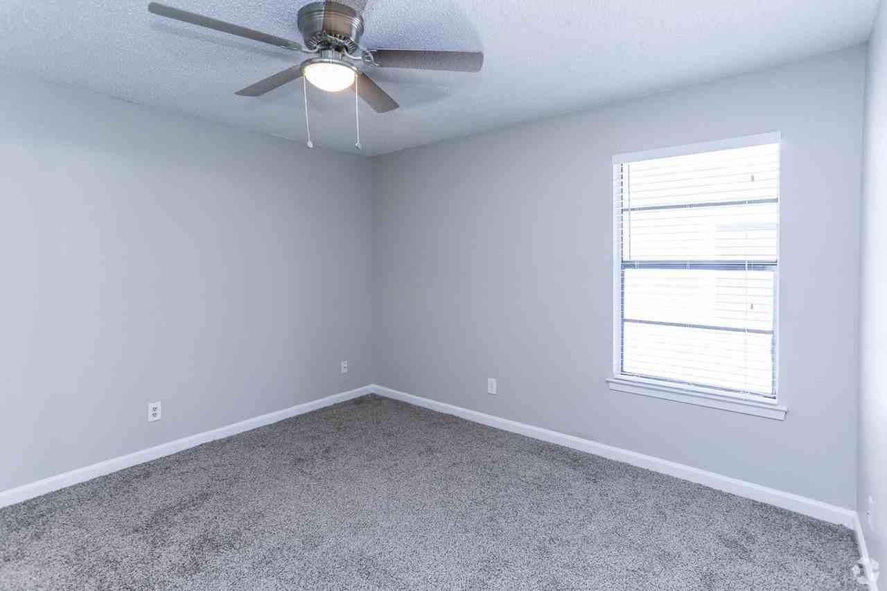 Florencia Villa - Photo 7 of 9