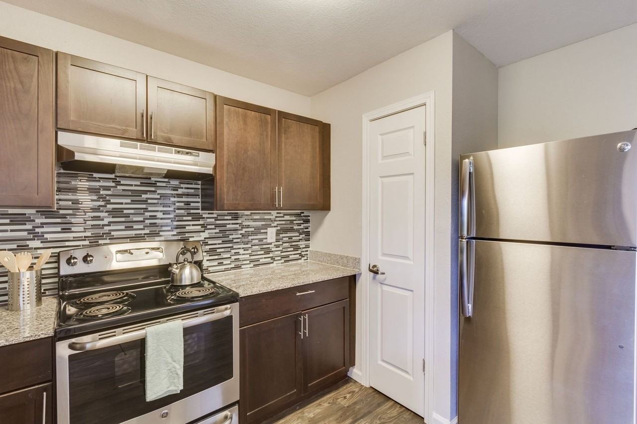 The Curve - Photo 6 of 50