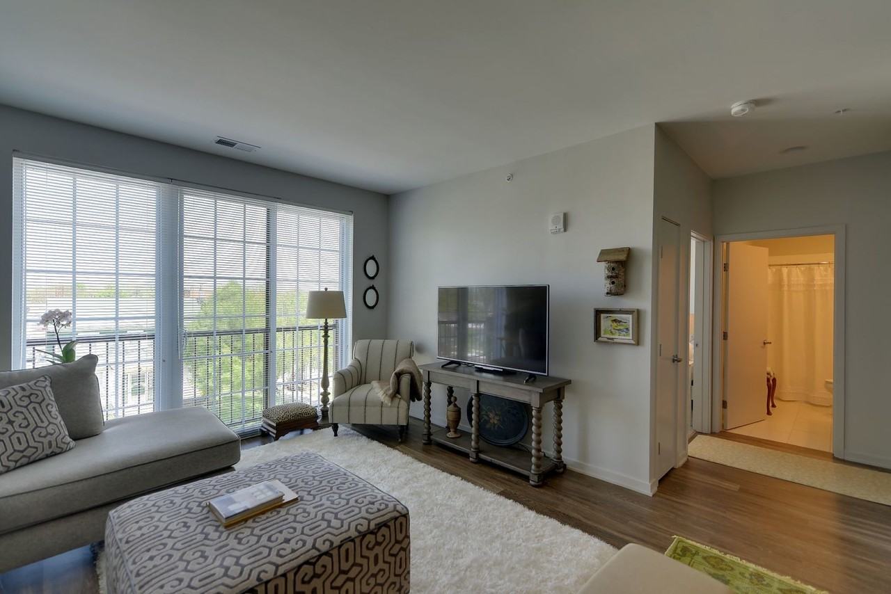 Broadway Station Apartments - Photo 4 of 50