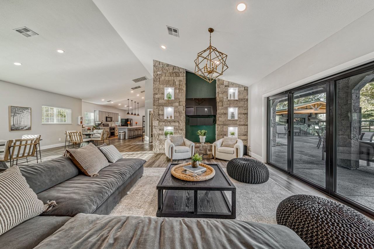 1661 Forest Avenue Apartments - Photo 7 of 50