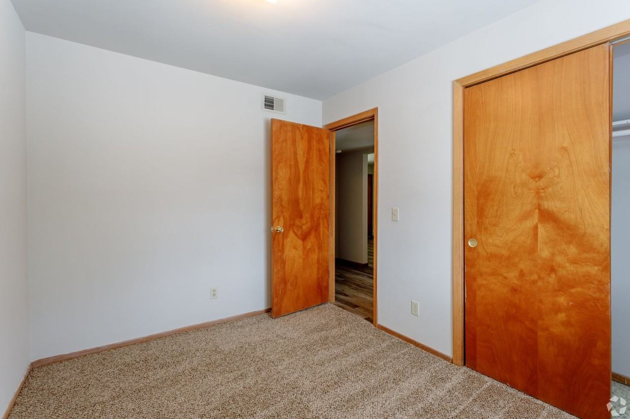 Continental North Apartments - Photo 7 of 14