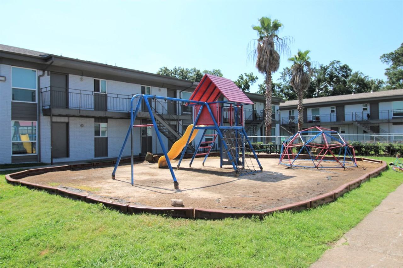 Long Point Plaza Apartments 1742 Woodvine Dr, Houston, TX 77055 Zumper