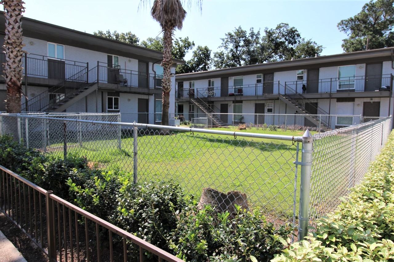 Long Point Plaza Apartments 1742 Woodvine Dr, Houston, TX 77055 Zumper