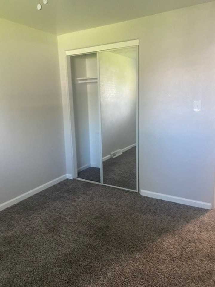 44th Place Apartments - Photo 7 of 9