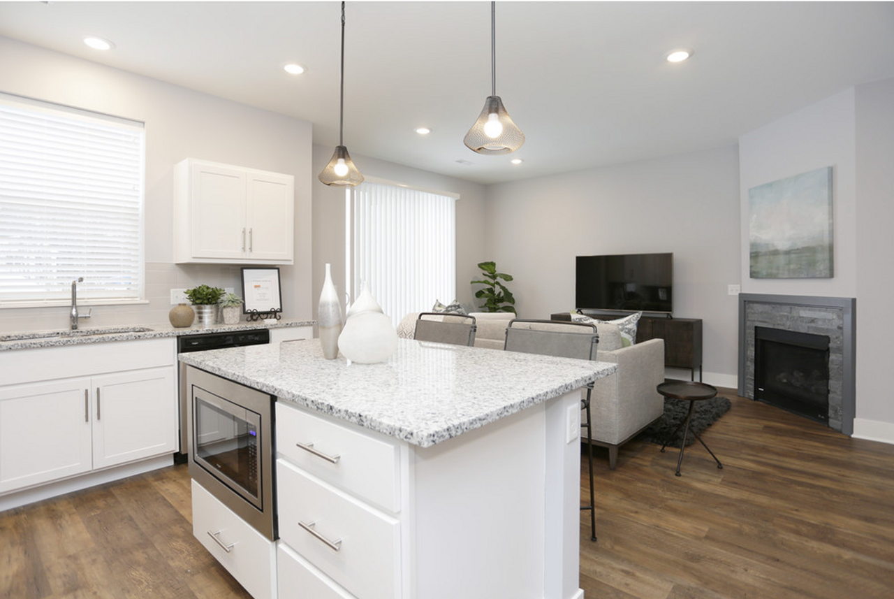 5244 Knoll Place Dr Se - Photo 3 of 11