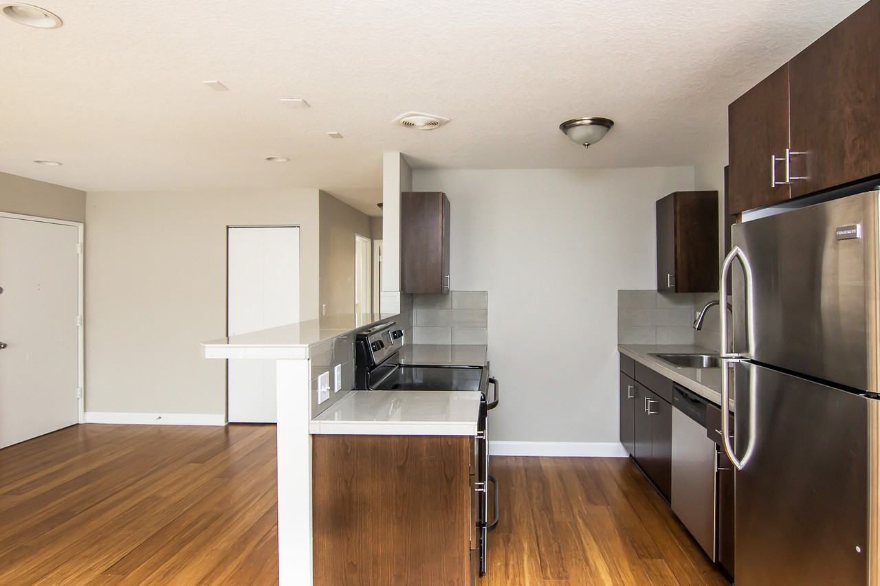 2720 SW Spring Garden St. - Photo 3 of 11