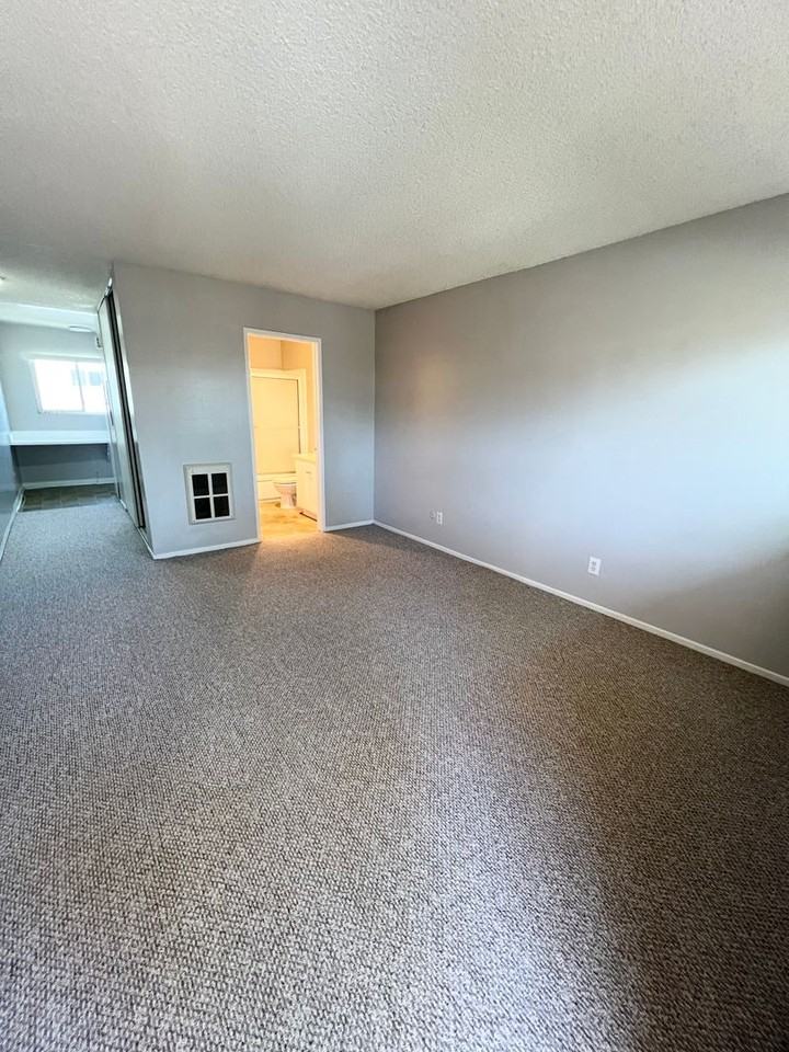 APARTMENTS FOR RENT-TORRANCE - Photo 5 of 13