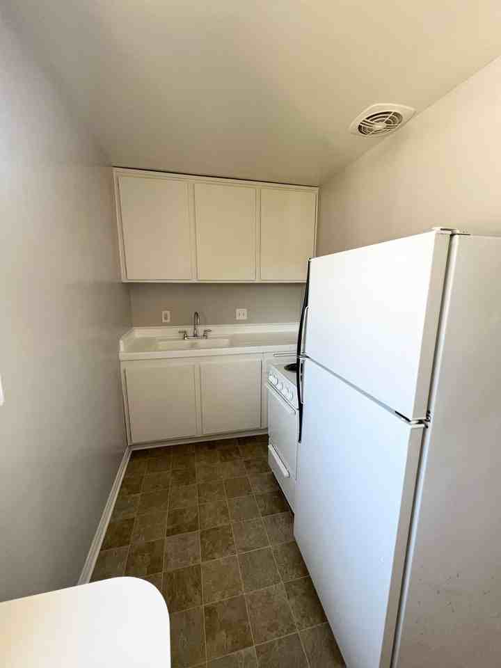 APARTMENTS FOR RENT-TORRANCE - Photo 7 of 11