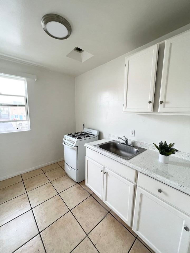 HAWTHORNE WAY - Photo 5 of 8