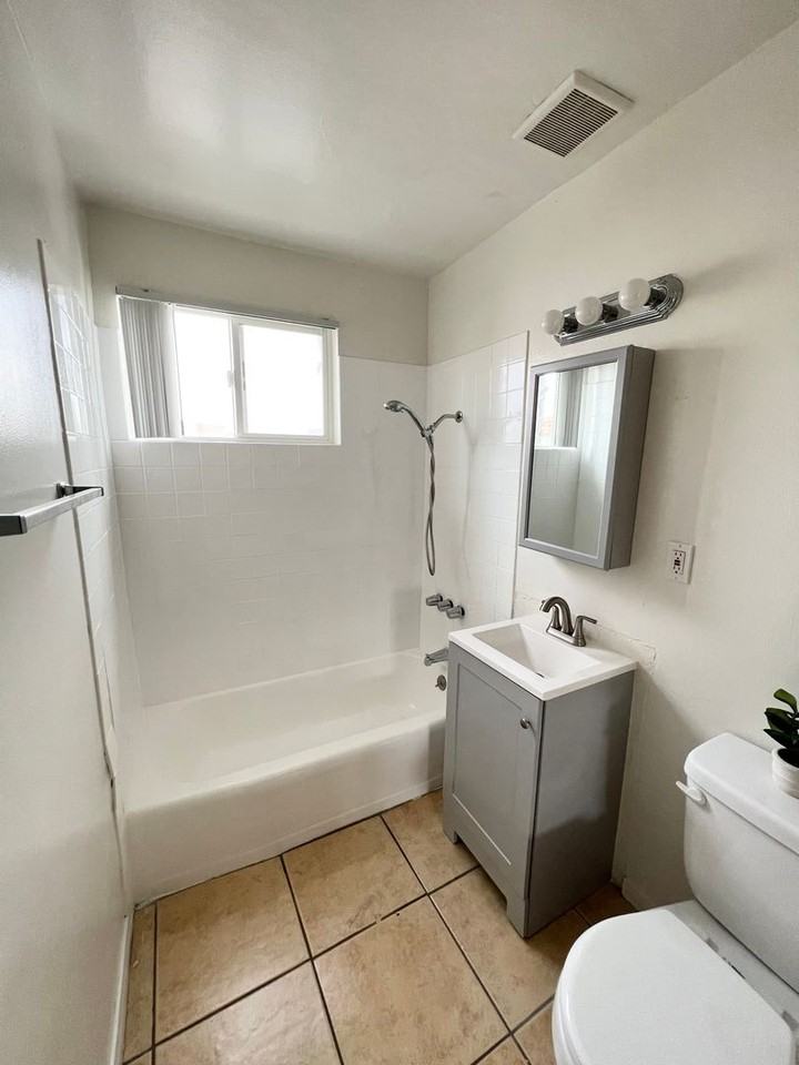 HAWTHORNE WAY - Photo 7 of 8