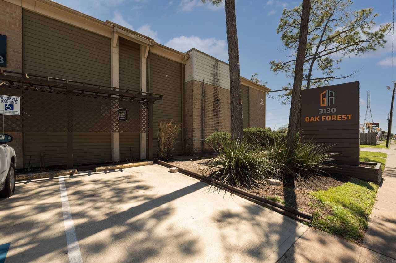 Gia @ Oak Forest - Photo 3 of 50