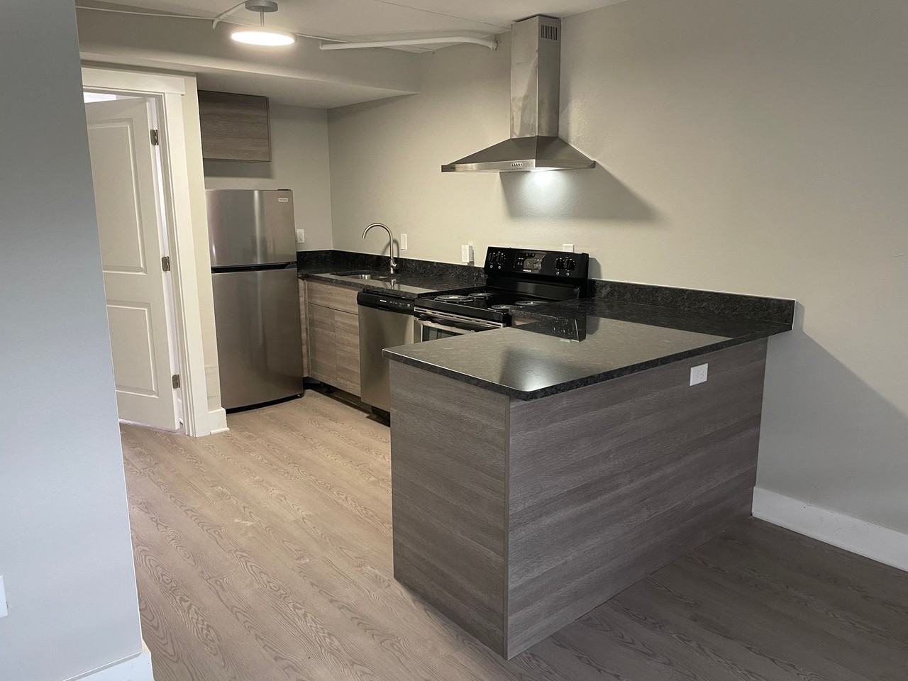 Urbana Apartments - Photo 4 of 6