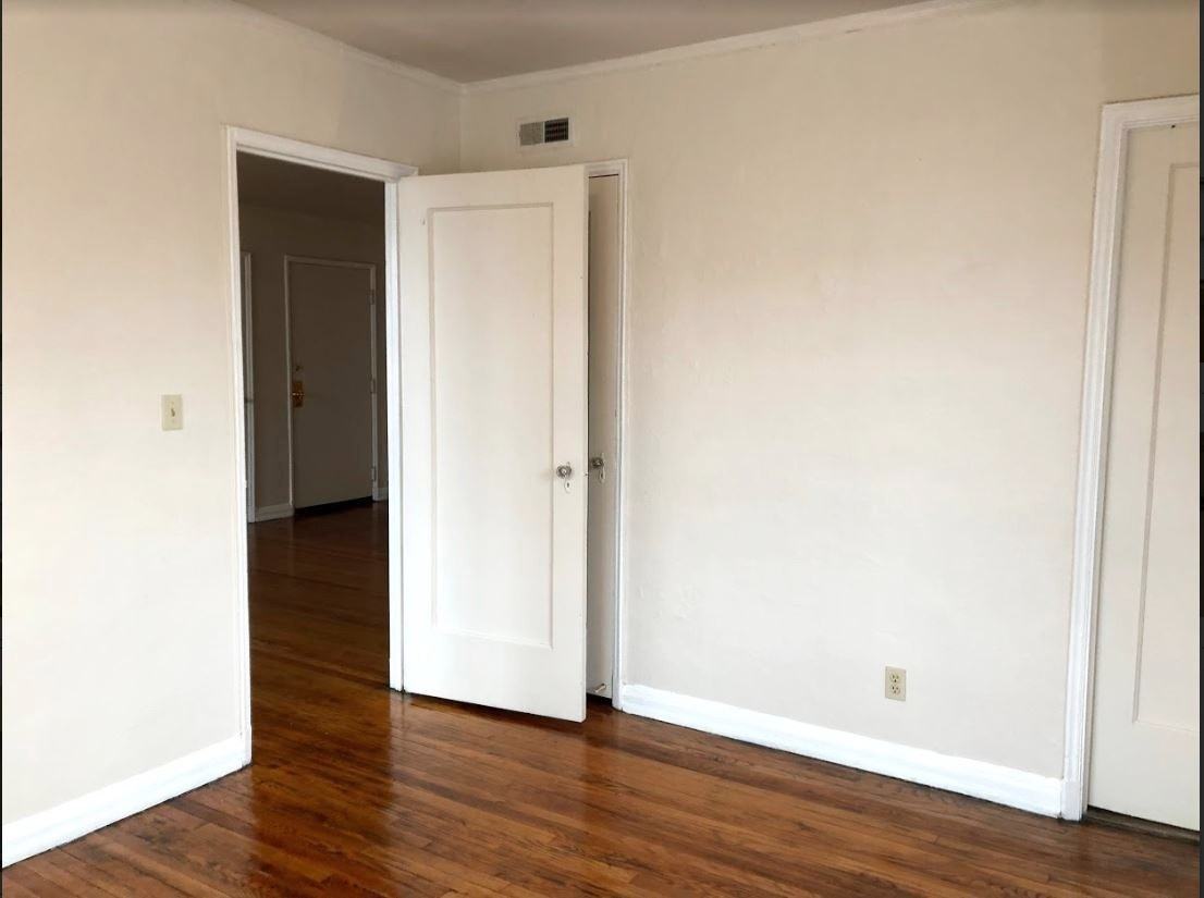 Barrington Apartments - Photo 5 of 38