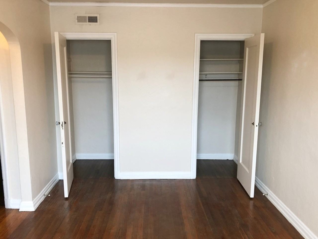 Barrington Apartments - Photo 6 of 38