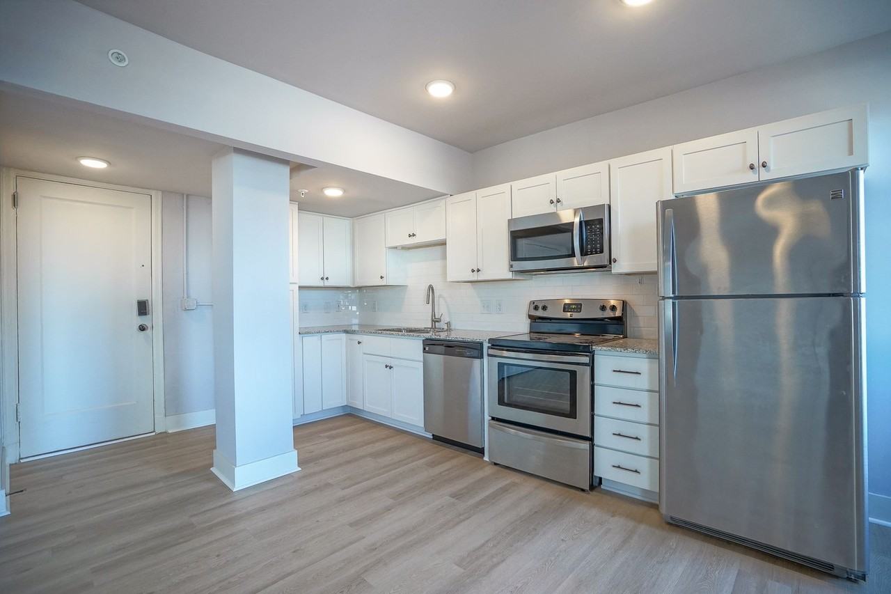 The View at Hotel Concord - Photo 3 of 44