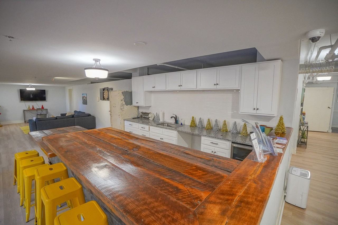 The View at Hotel Concord - Photo 7 of 44