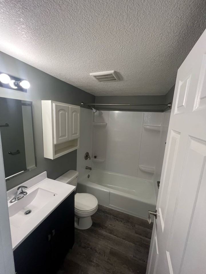 Apartments on 4th Avenue, LLC - Photo 4 of 11