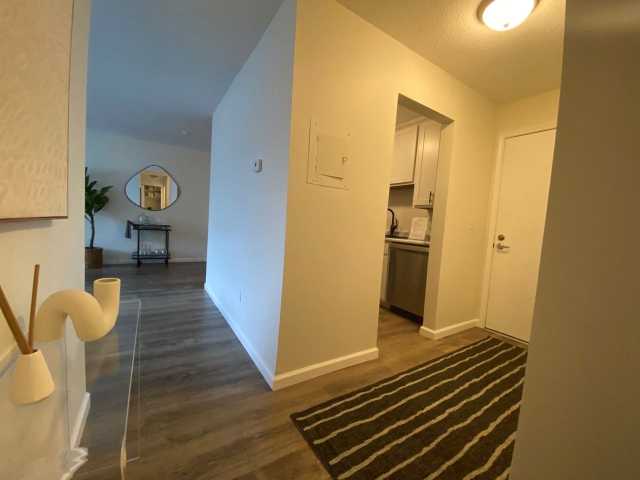 H2 Flats - Photo 7 of 25