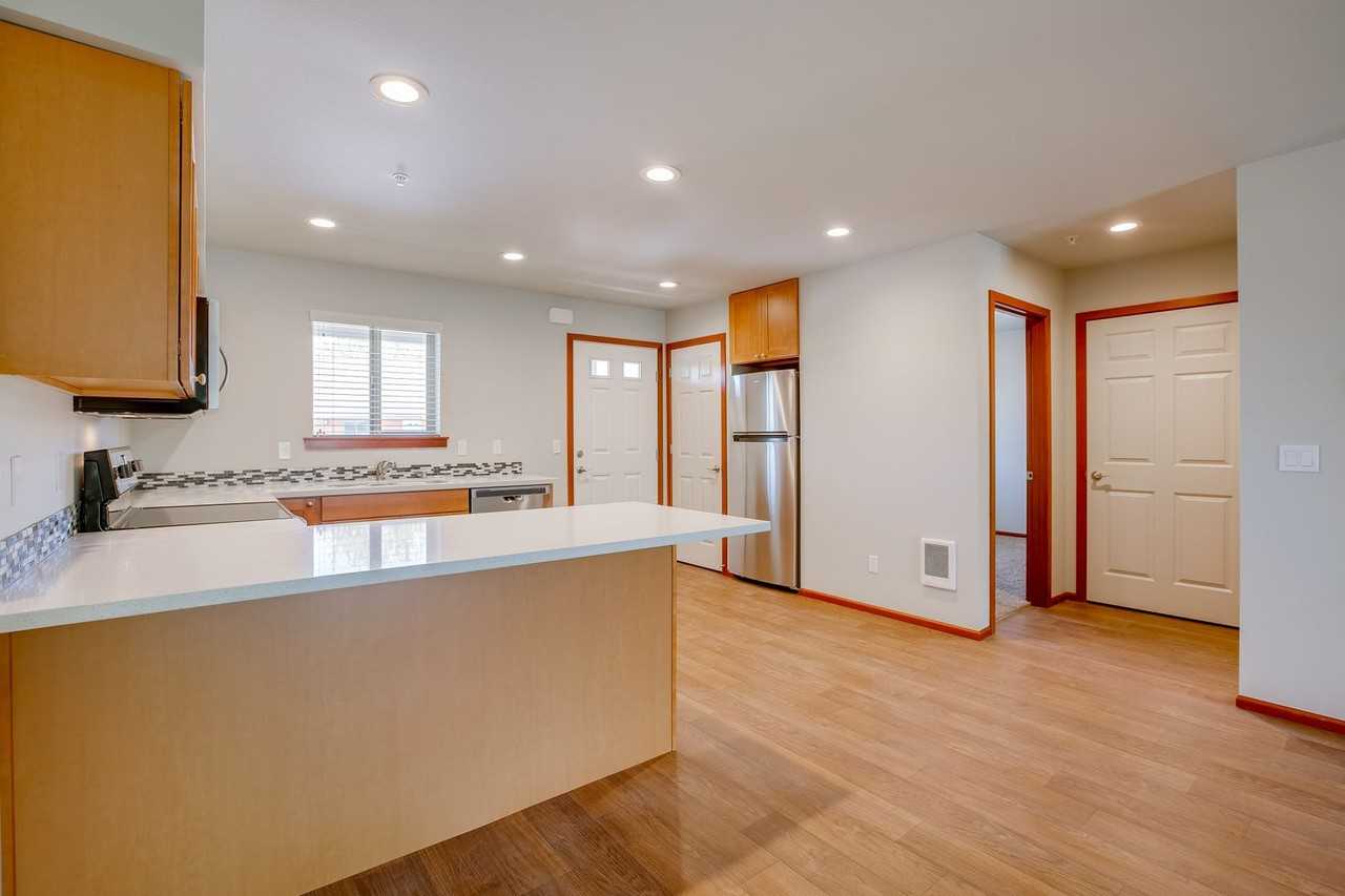 Willy Flats - Photo 2 of 13