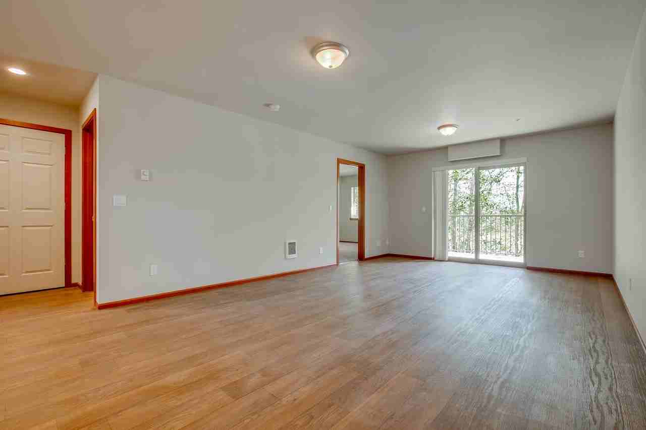 Willy Flats - Photo 3 of 13