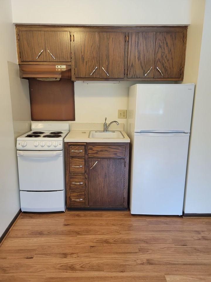 Heritage House Apartments - Photo 3 of 37