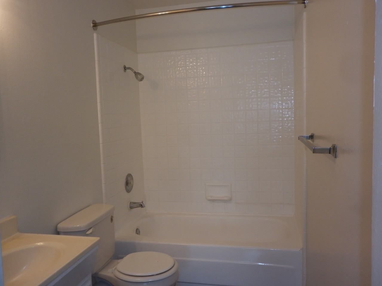 Serena Vista Apartments - Photo 7 of 35