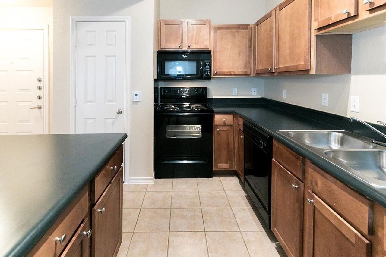 Laguna Vista - Photo 3 of 50