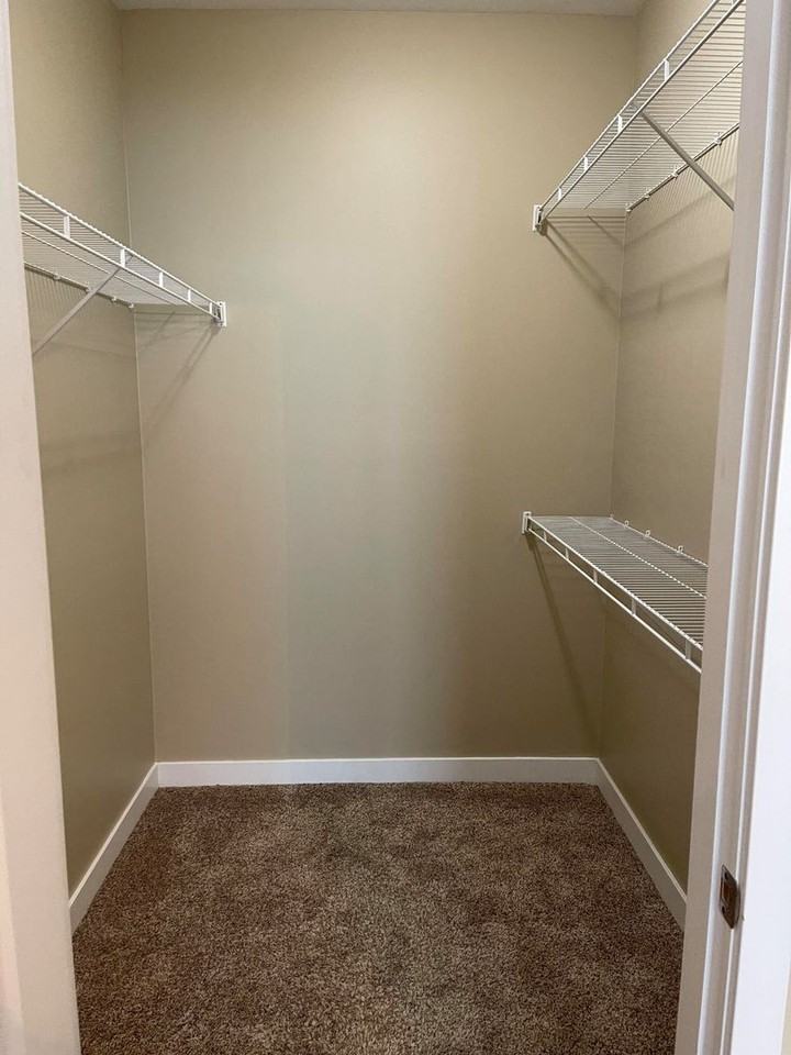 Brookview Terrace - Photo 6 of 27