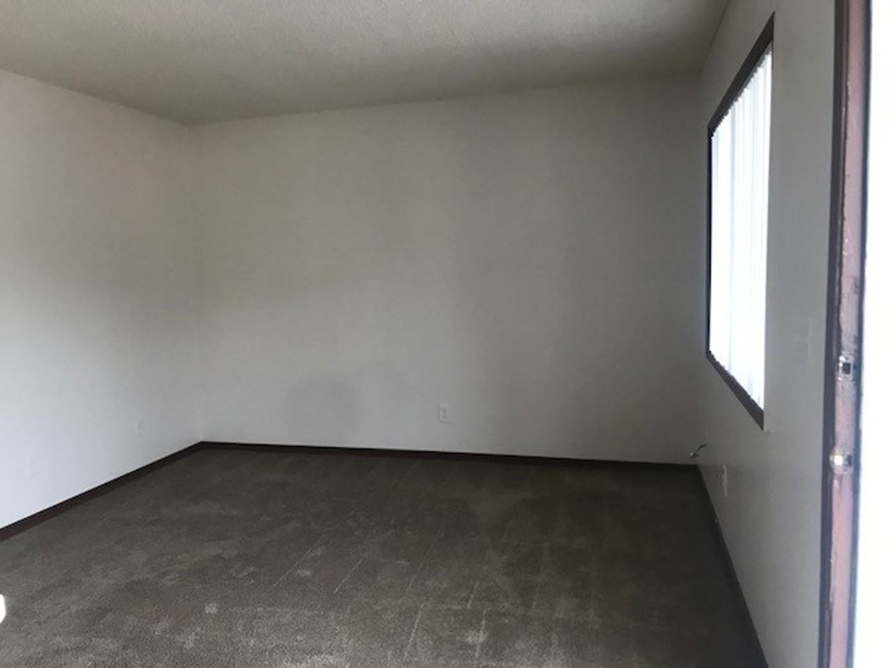 1 and 2 bedroom apartments near Clark College!! - Photo 4 of 10