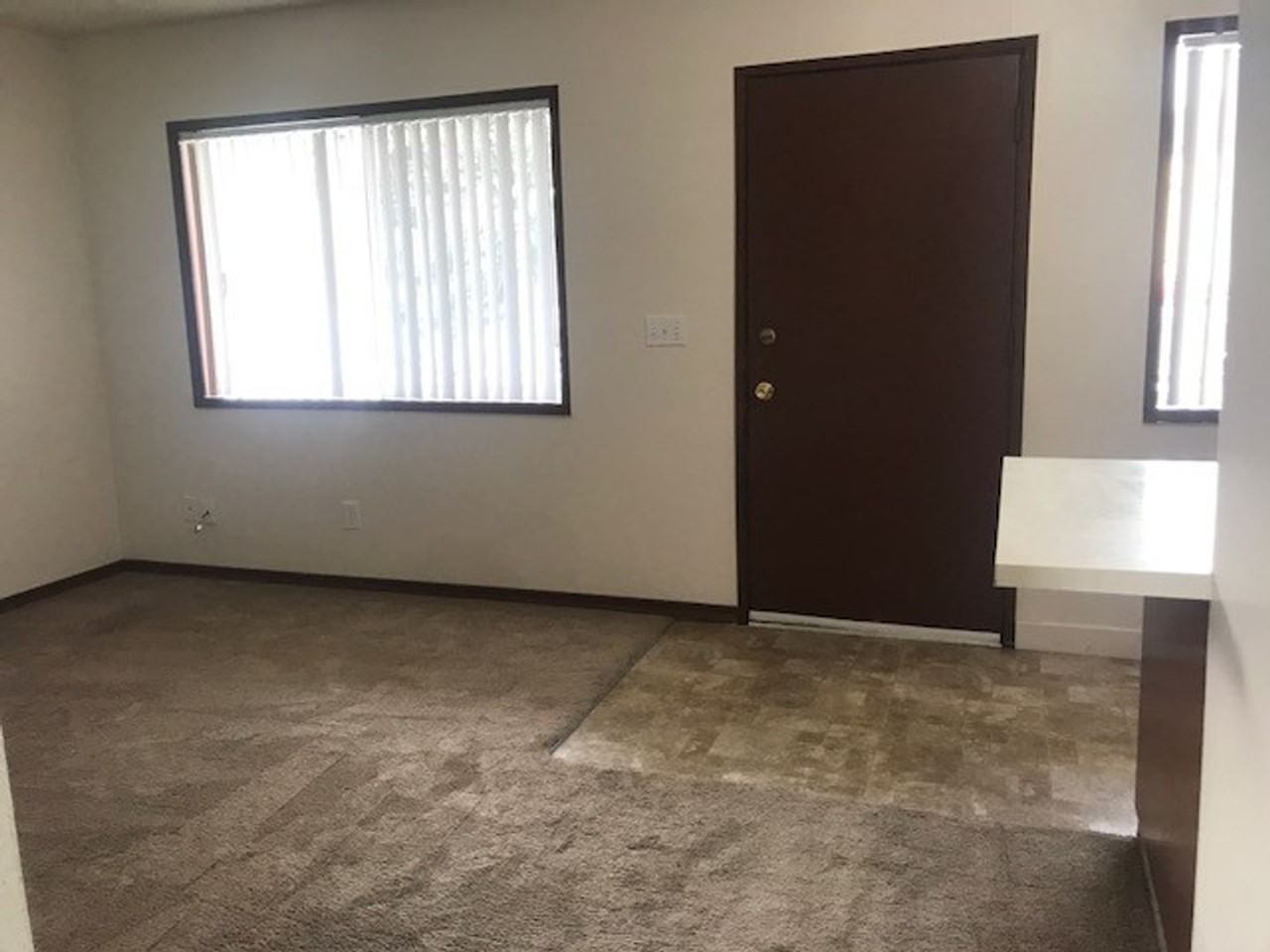 1 and 2 bedroom apartments near Clark College!! - Photo 3 of 10