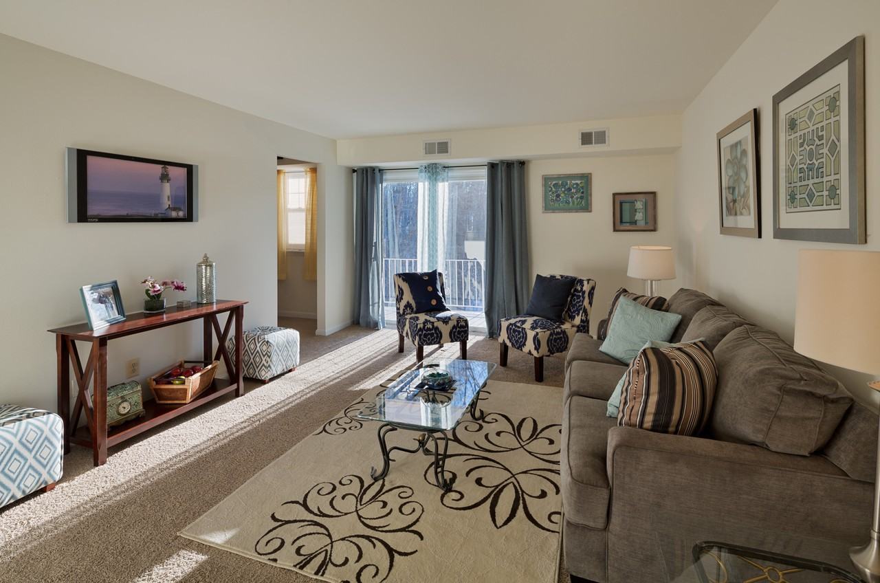 Pickwick Apartments LLC - Photo 5 of 37