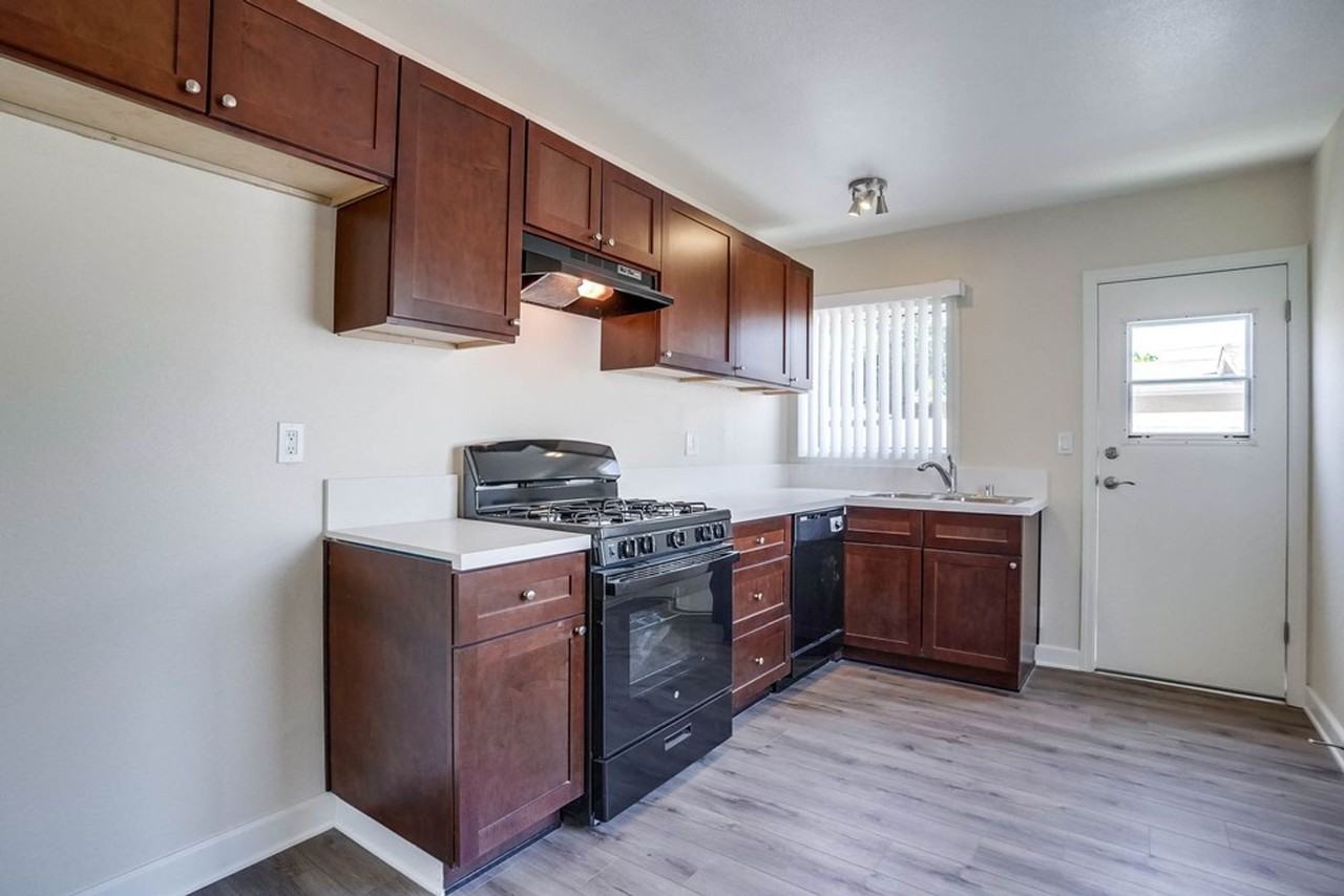 1119 Justin Ave. Glendale CA - Photo 3 of 14