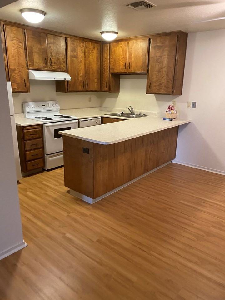 Tuscan Villa Apartments - Photo 7 of 48