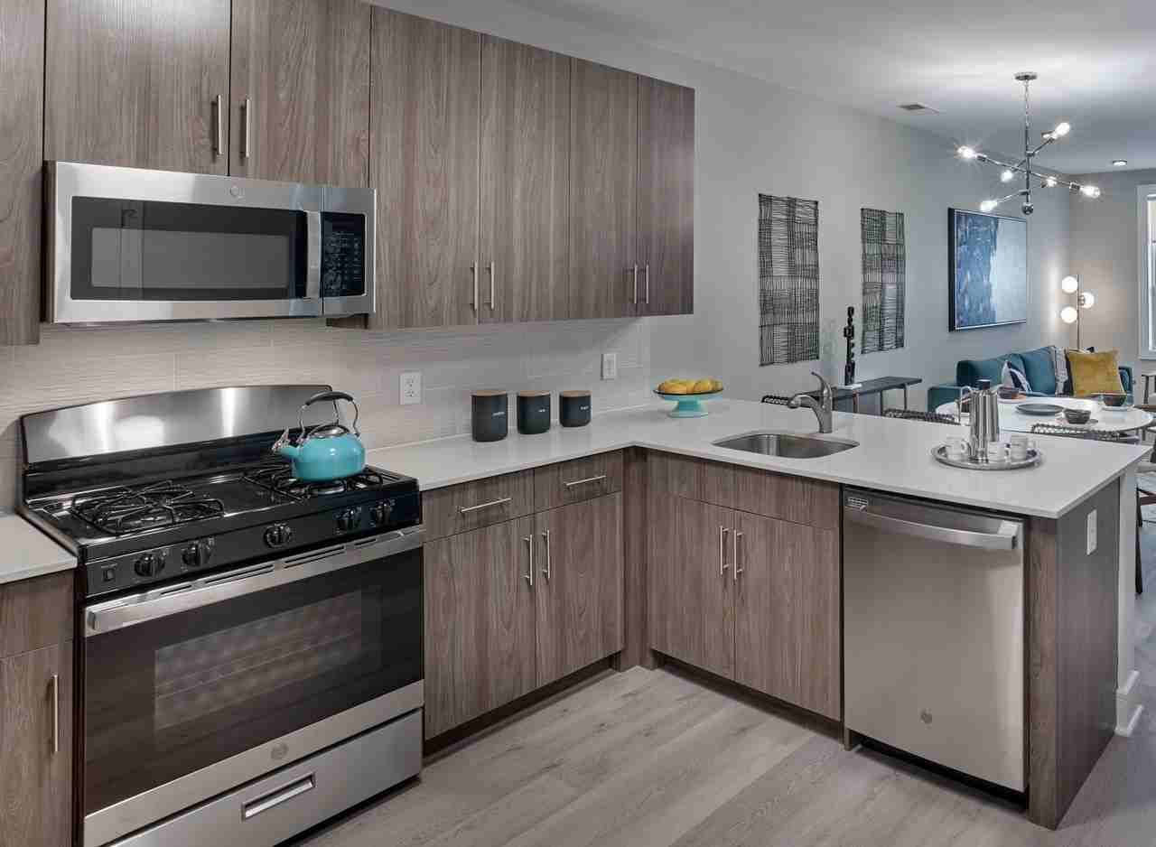 Citizen Linden - Photo 2 of 27