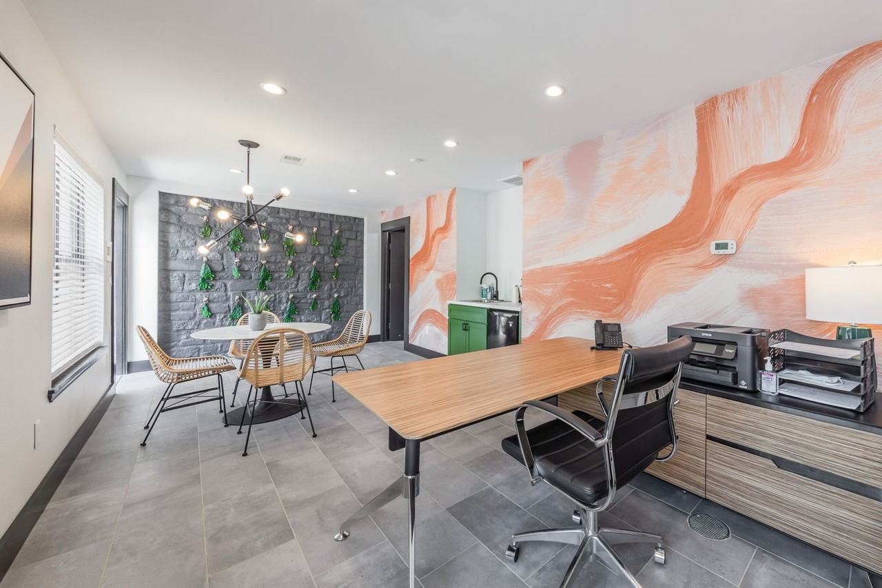 El Monty Apartments - Photo 4 of 50